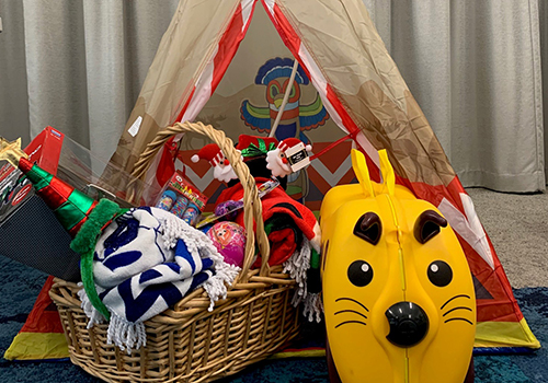 Indoor play tent with toys